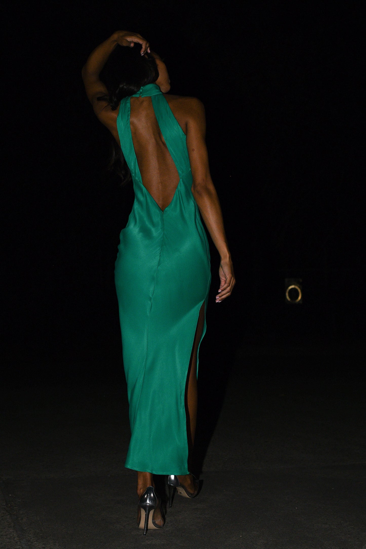 Claire Satin Drape Back Maxi Elbise Yırtmaçlı - Yeşil