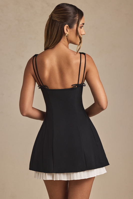 Fiyonklu Kloş Mini Elbise - Siyah